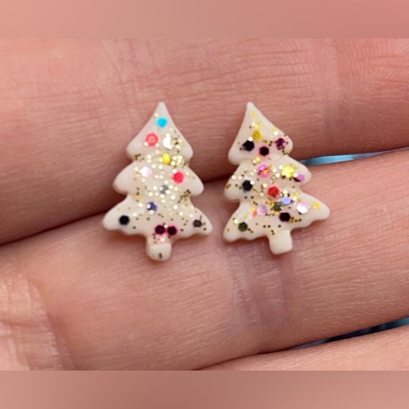White Christmas Tree 🎄 Earrings Studs w/ Gift Box - Picture 4 of 5